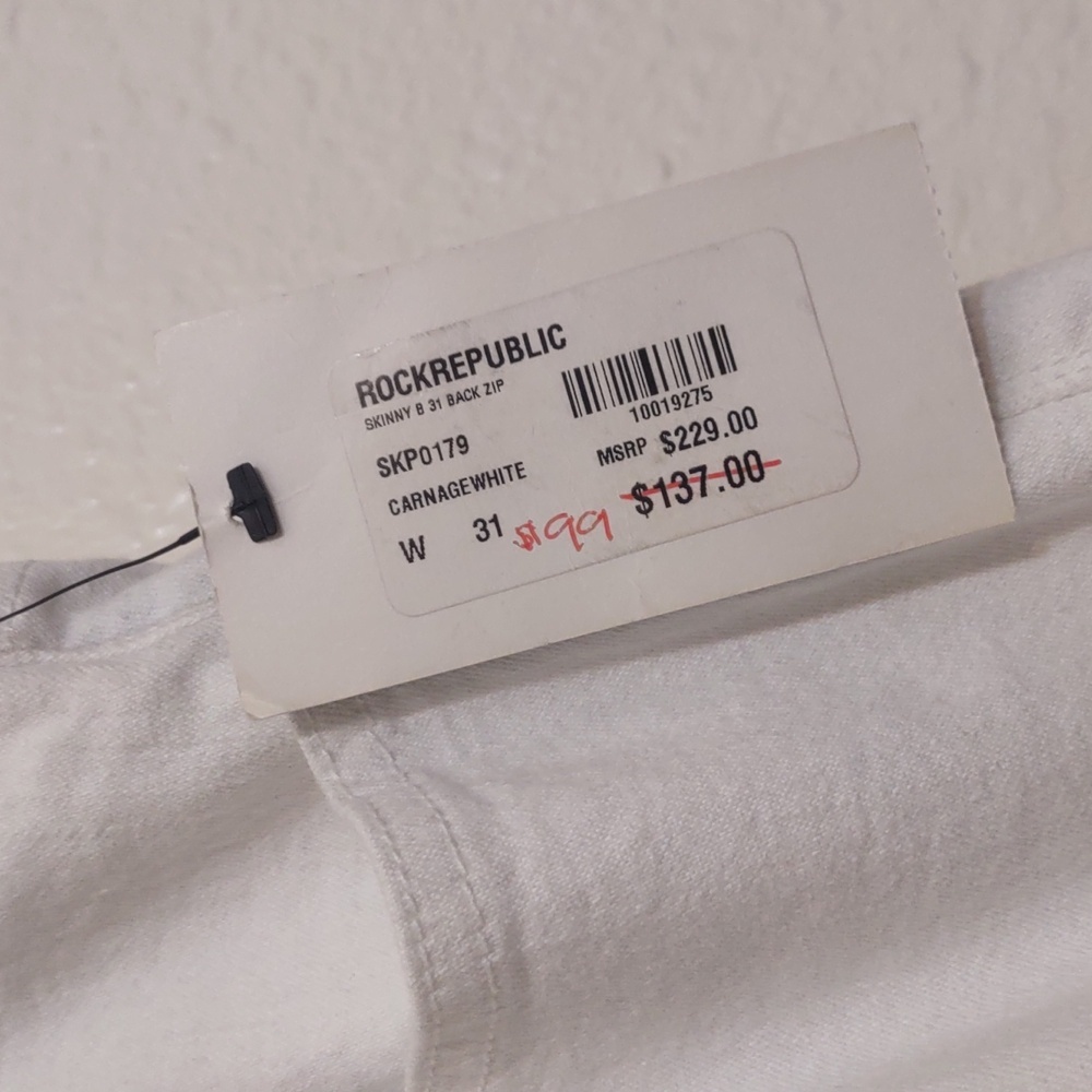 NWT ROCK AND REPUBLIC CARNAGE WHITE PANTS WITH BLACK ZIPPERS ON BACK SIZE 31 - Picture 9 of 15